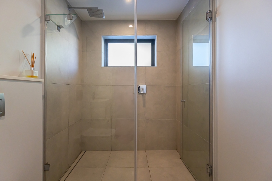 2 Bedroom Property for Sale in Sea Point Western Cape